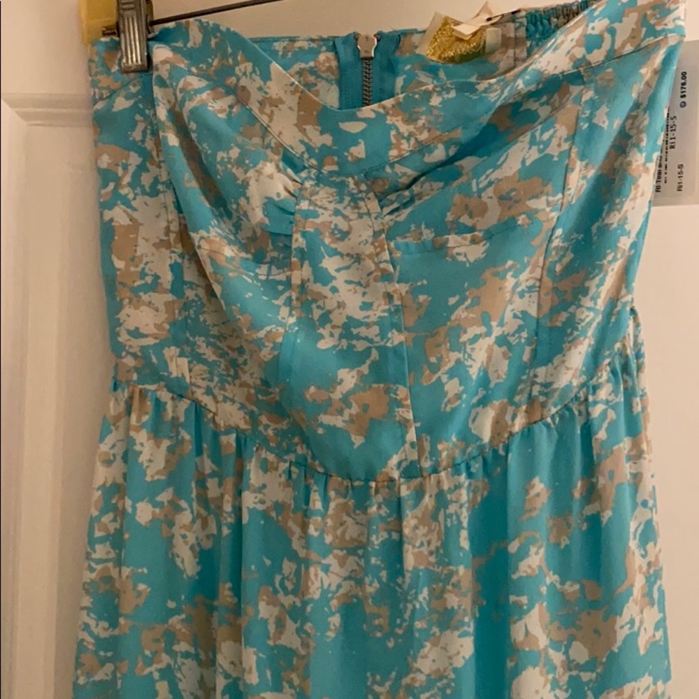 NWT beautiful summer strapless dress!